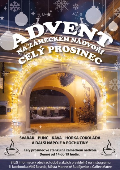 Adventní stánek na zámeckém nádvoří