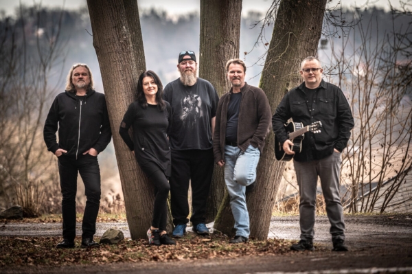 HONZA NEDVĚD & PŘÍBUZNÍ